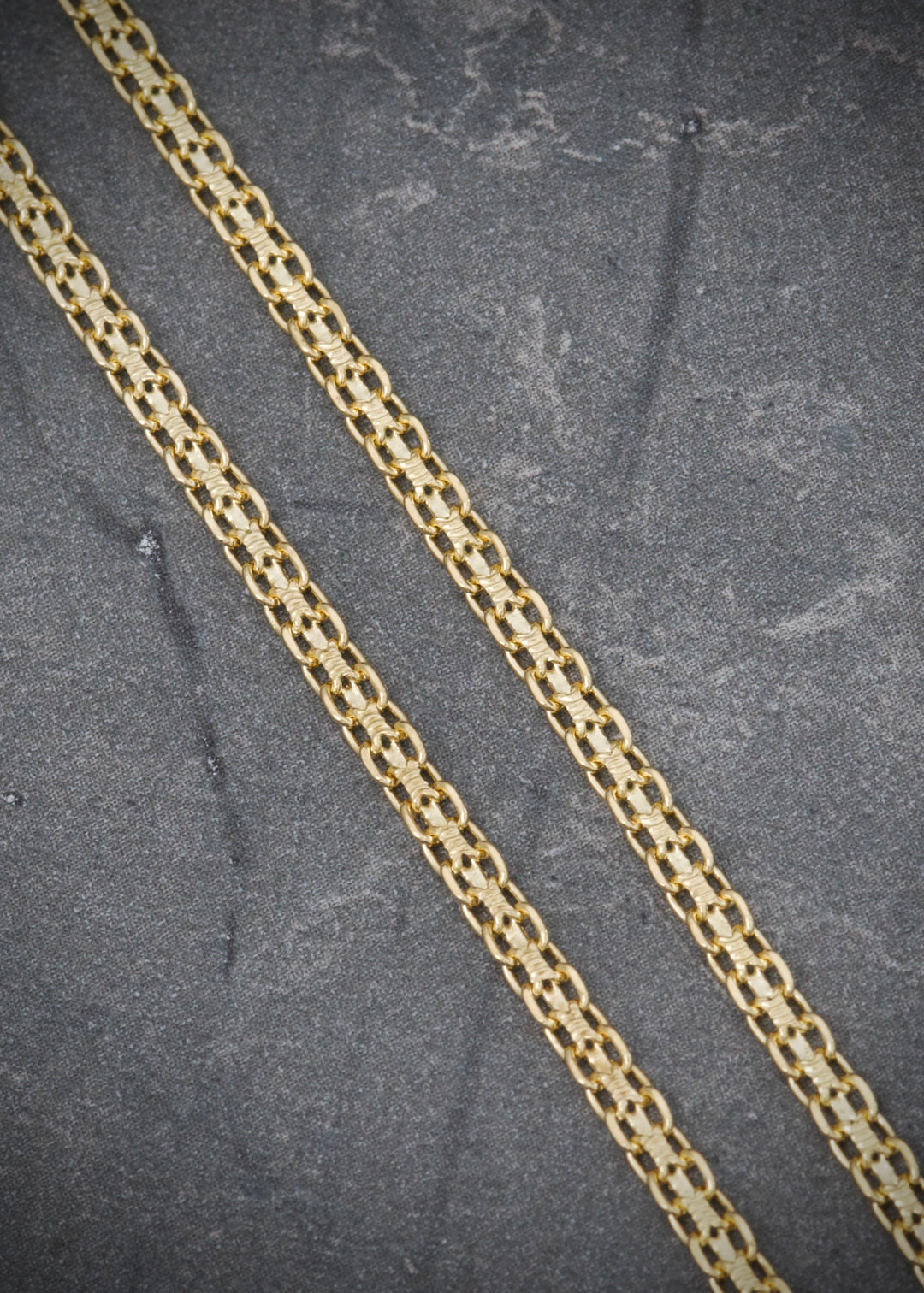 Cadena China 3.95gr / 70cm / 2.2mm — Oro Amarillo