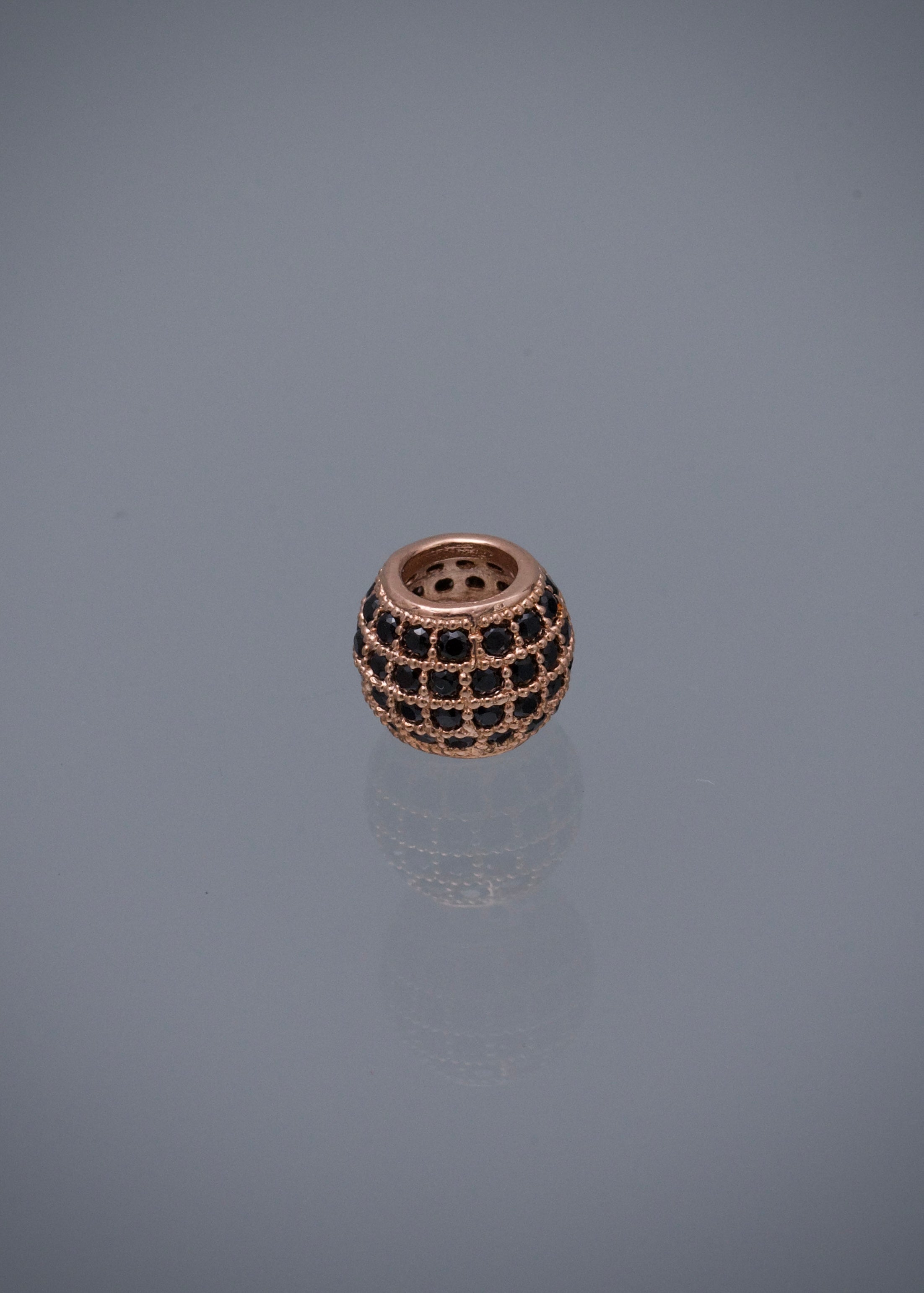 Herraje con swarovski negro 0.75gr / Largo 0.5cm / Oro Rosado Nac B
