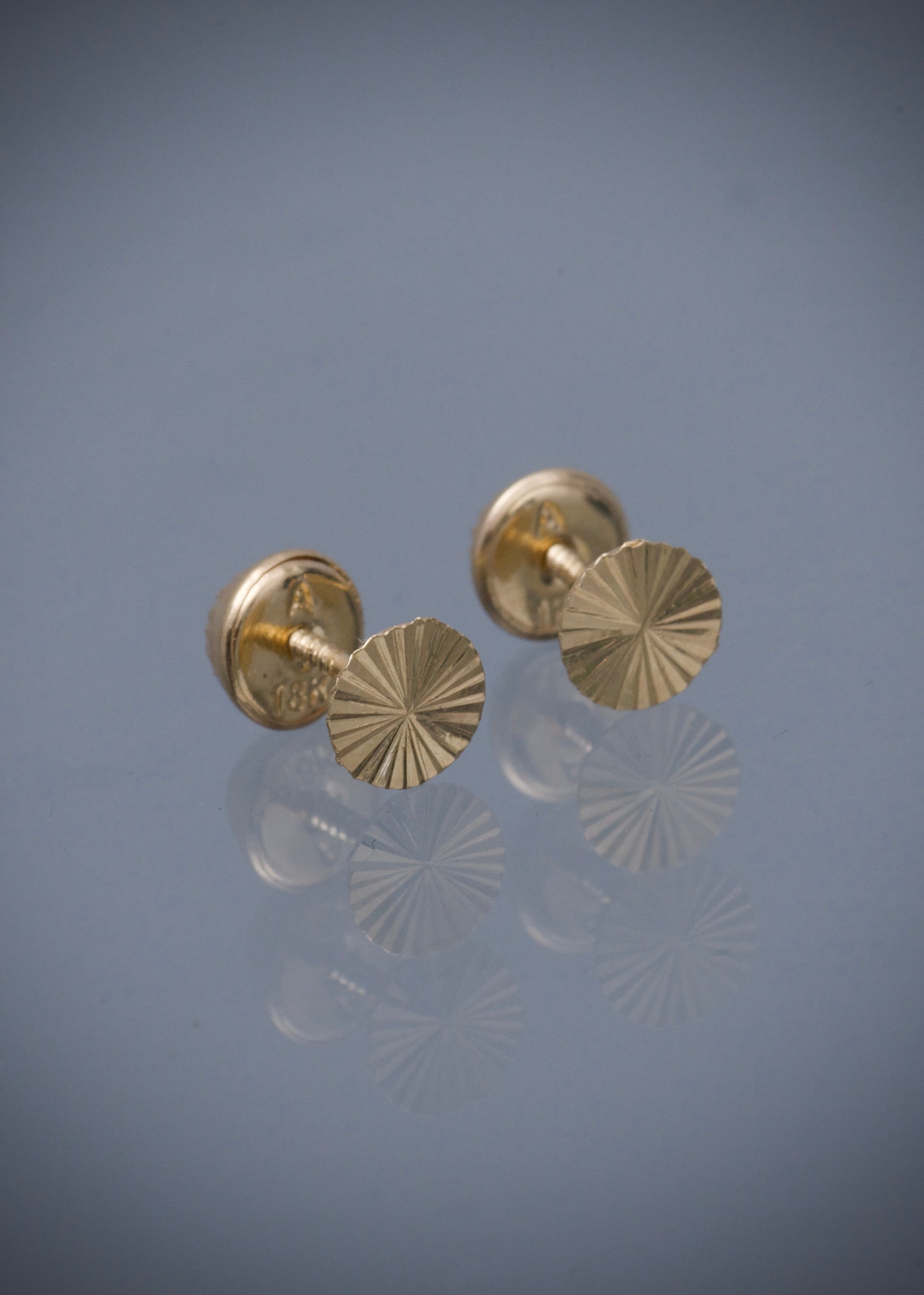 Topos circulo diamantado 0.5gr / Largo 0.43cm / Oro Amarillo Nac B