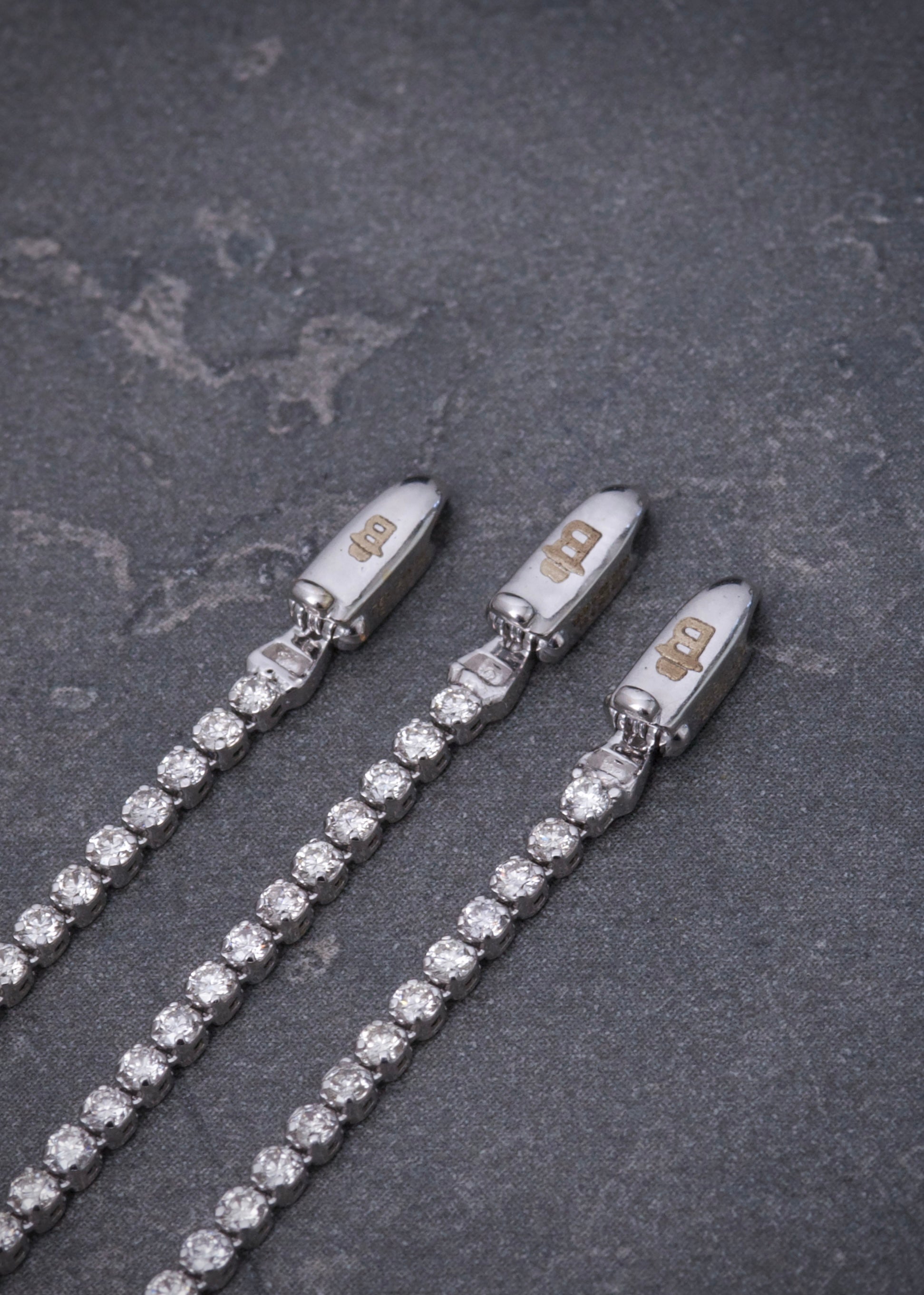 Pulso tenis con 187pts de diamante blanco 2.35gr / Largo 17.5cm / Oro Blanco (Joya) B