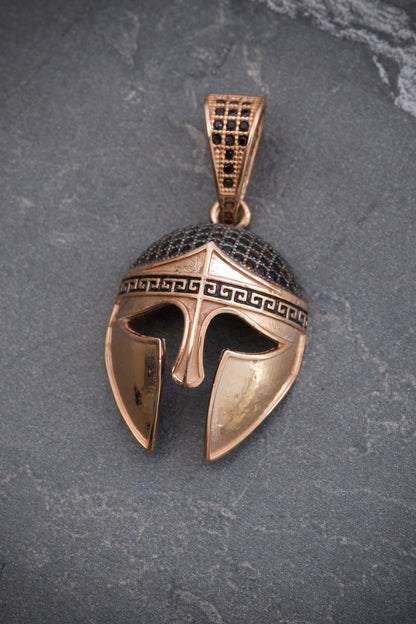 Dije casco de gladiador 4.95gr / Largo 3.5cm / Oro Rosado Nac M