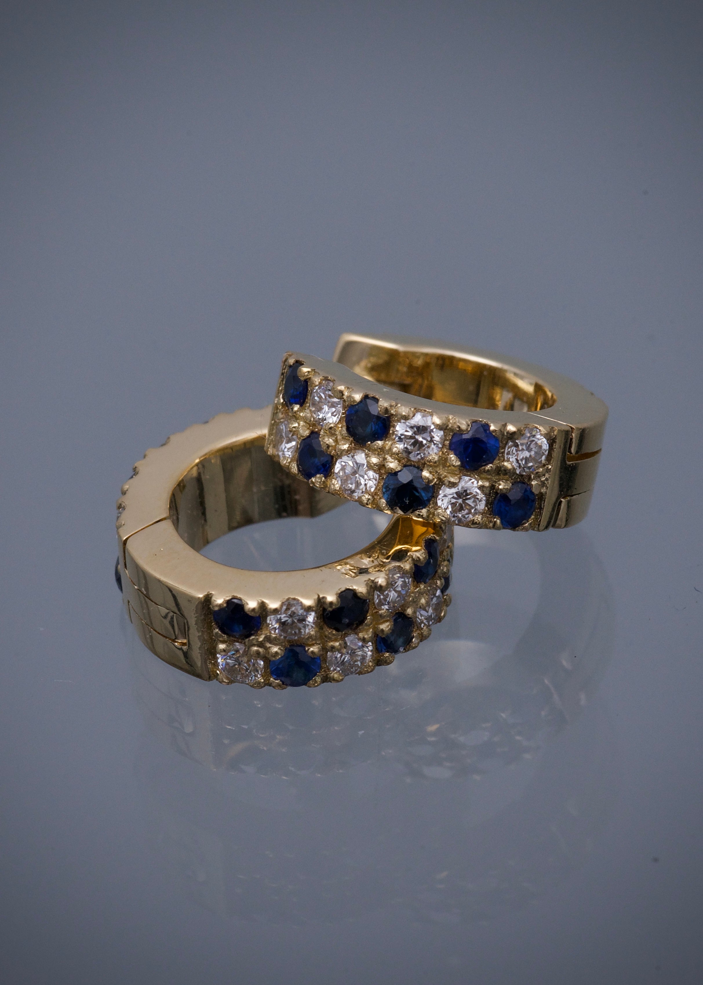 Candongas con 89pts de zafiro y 64pts de diamante 6.6gr / Largo 1.2cm / Oro Amarillo Nac (Joya) P