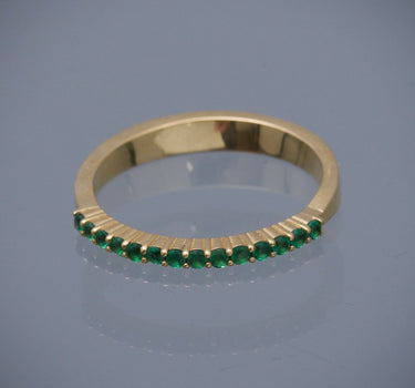 Anillo con swarovski verde 2.95gr / TALLA 7 / Oro Amarillo Nac B