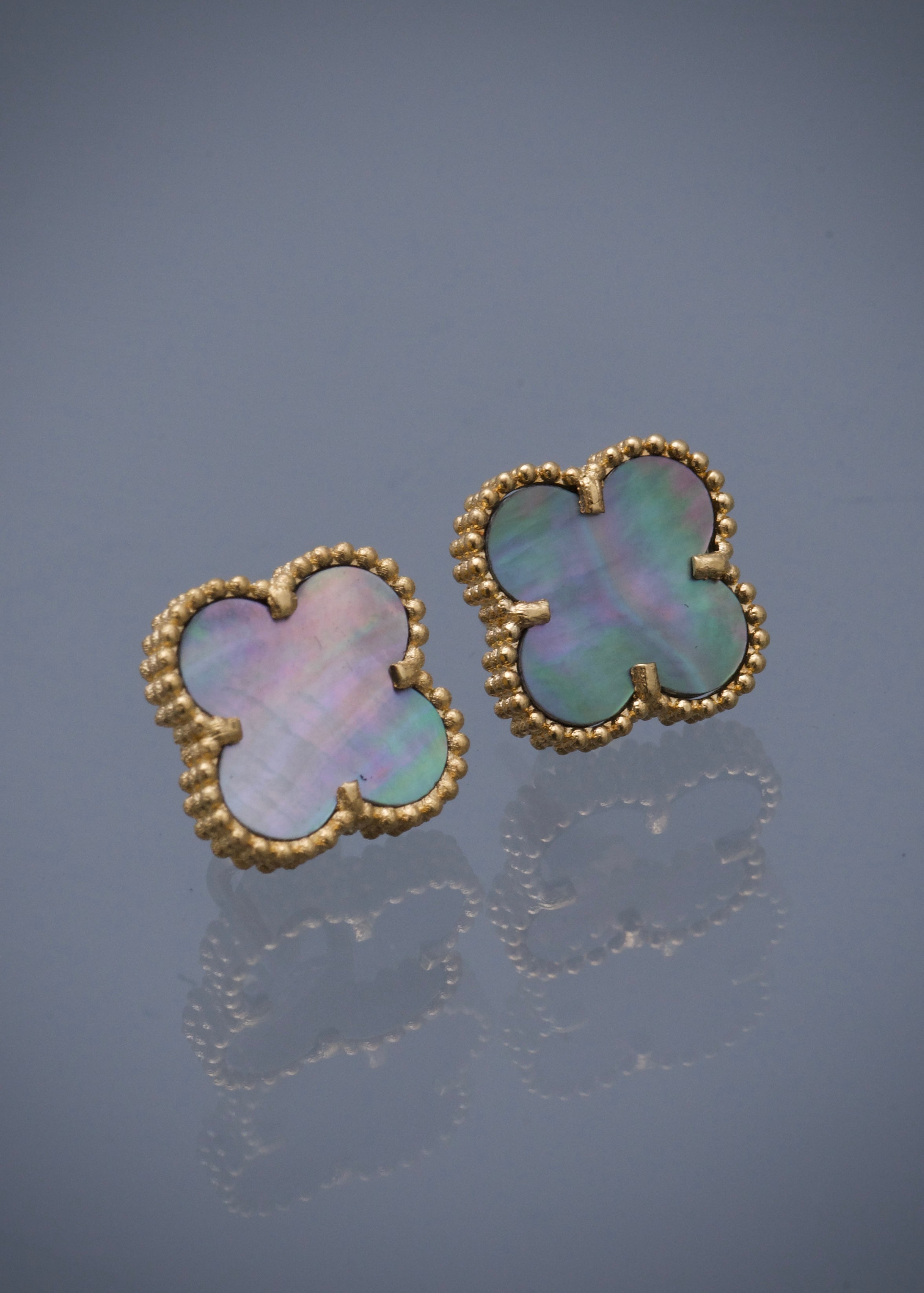 Topos lucky clover piedra tornasol 3.95gr / Largo 1.1cm / Oro Amarillo Nac B