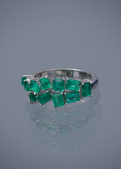 Anillo con 170pts de esmeraldas 4.65gr / TALLA 7 / Oro Blanco Nac (Joya) M