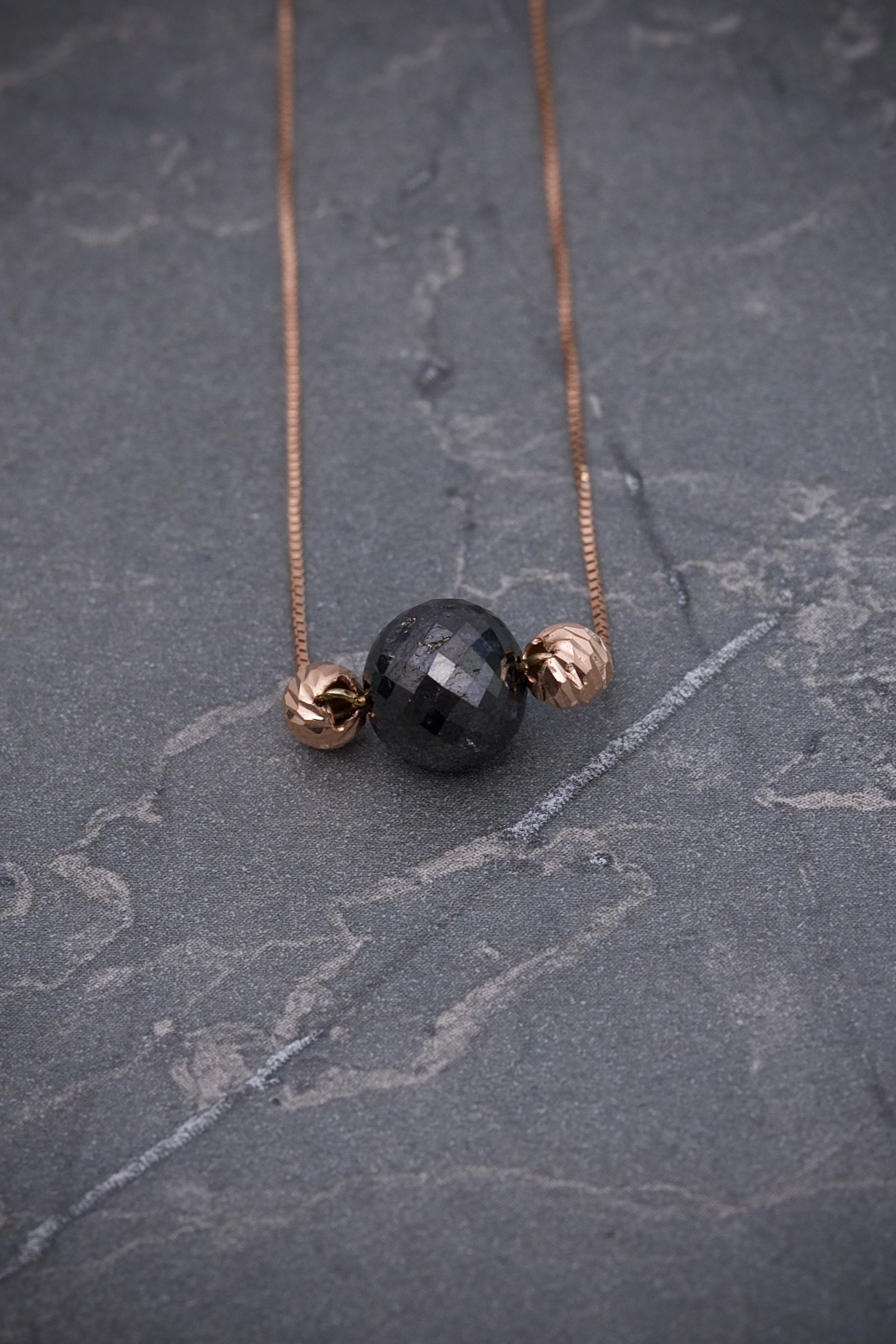 Cadena veneciana con 3.89qts de diamante negro 1.35gr / Largo 45cm / Oro Rosado (Joya) M