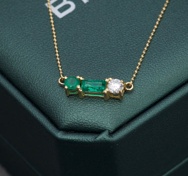 Cadena MINI MILITAR COn 60Pts De Esmeralda Y 26Pts Diamante 2.6gr / Largo 50cm / Oro Amarillo Nac (Joya)*