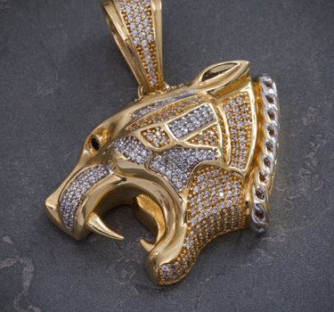 Dije PANTERA CON SWAROVSKI BLANCO 18.5gr / Largo: 4.4cm / Oro Amarillo Nac M