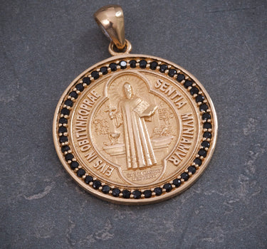 Dije MEDALLA DE SAN BENITO 8.75gr / Largo: 3.5cm / Oro Rosado Nac M