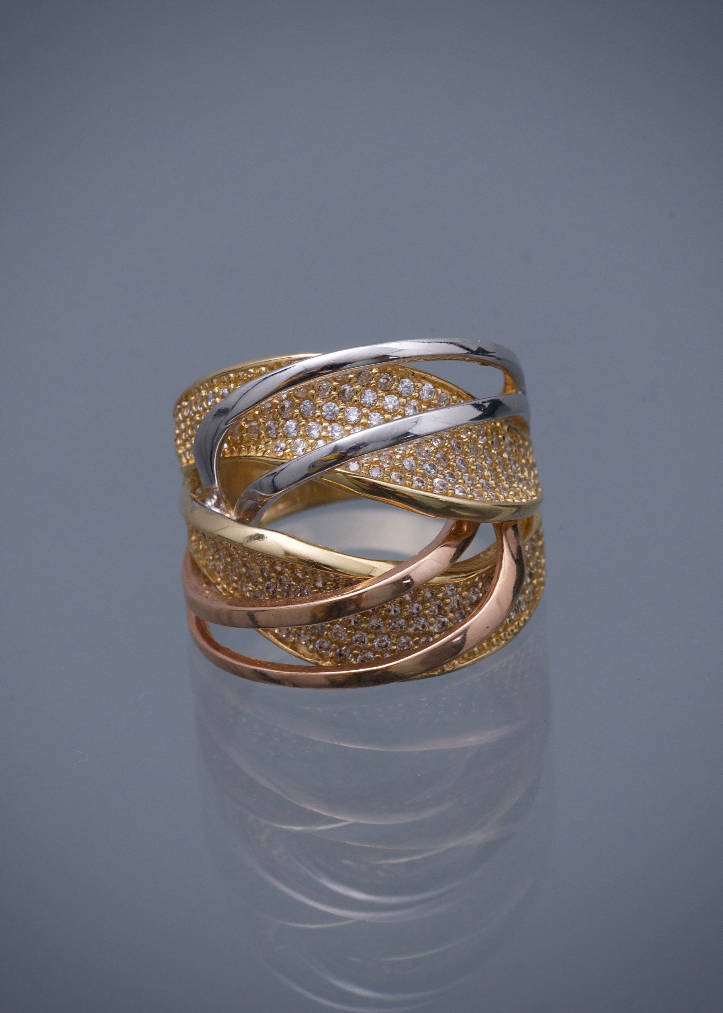 Anillo con swarovski blanco 10.75gr / Talla 7 1/4 / Tres Oros Nac M