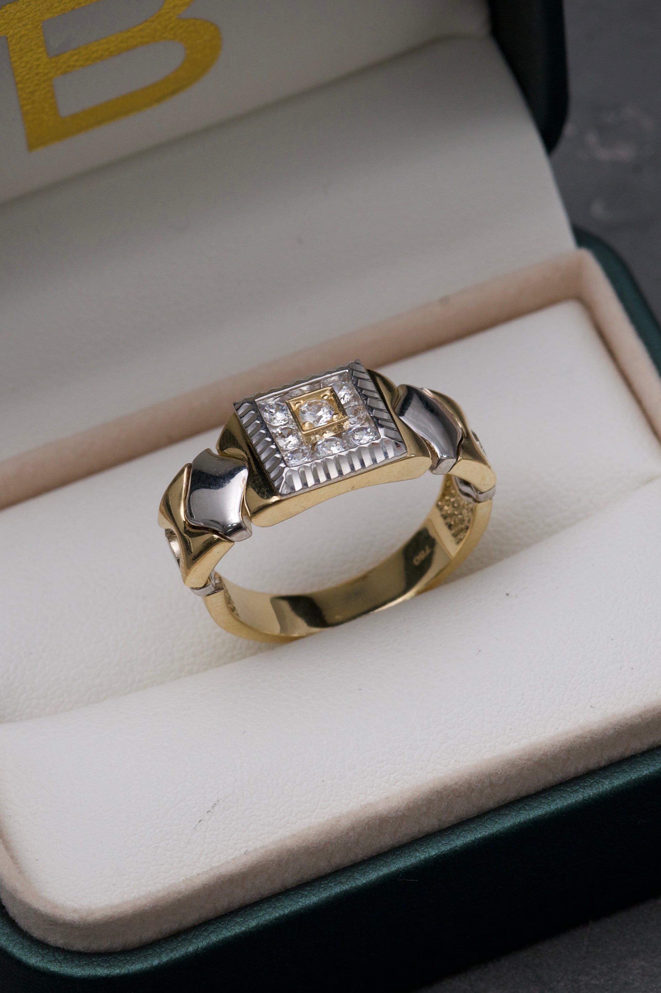 Anillo Cuadrado Articulado Con Swarovski 9gr / TALLA 10 3/4 / Dos Oros italy +2 M