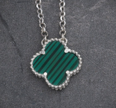 Cadena lucky clover piedra verde 4.2gr / Largo: 50cm / Plata P