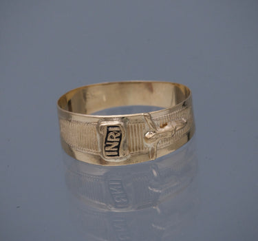 Anillo cruz con cristo 1.65gr / Talla 8 1/4 / Oro Amarillo Nac M