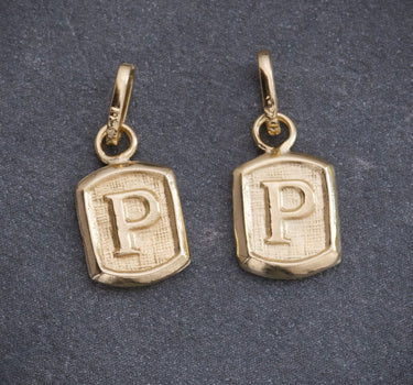 Dije letra p 0.3gr / Largo 1.5 cm / Oro Amarillo Nac B
