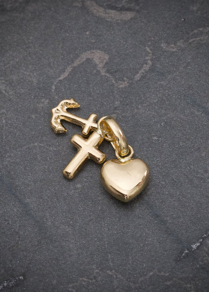 Dije de las tres gracias 0.5gr / Largo 1,4cm / Oro Amarillo Nac M