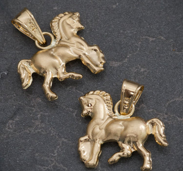 Dije caballo 0.95gr / Largo 1.8cm / Oro Amarillo Nac M