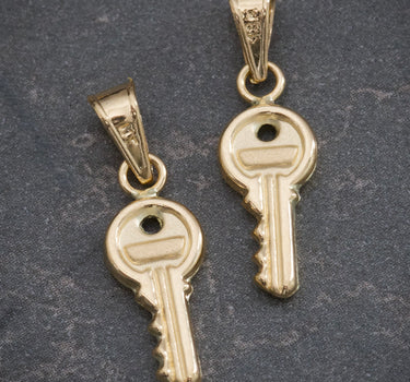 Dije llave 0.45gr / Largo 2cm / Oro Amarillo Nac M