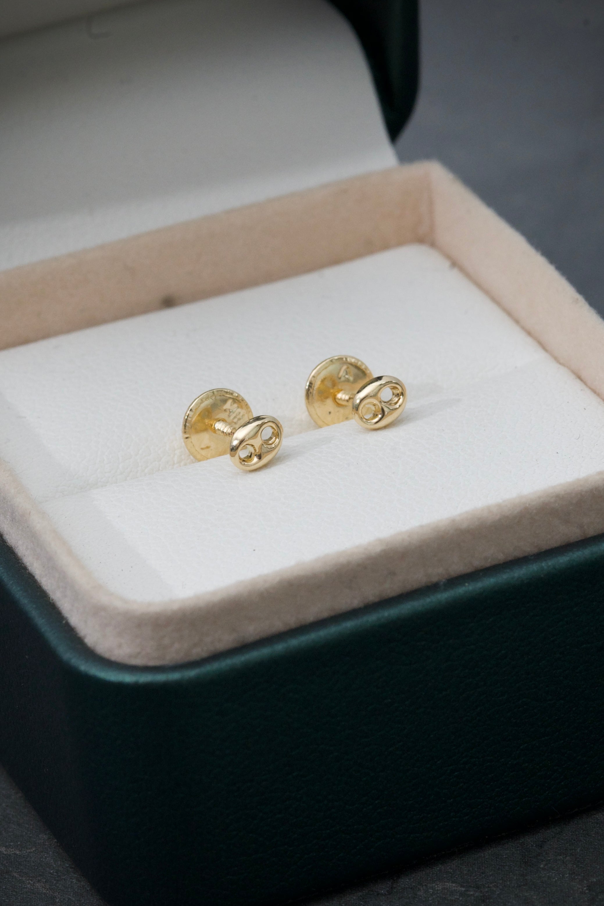 Topos  GC LISO 0.4gr / Largo 0.4cm / Oro Amarillo Nac M