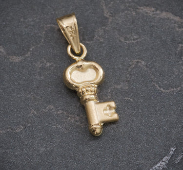 Dije llave 0.45gr / Largo 2cm / Oro Amarillo Nac B