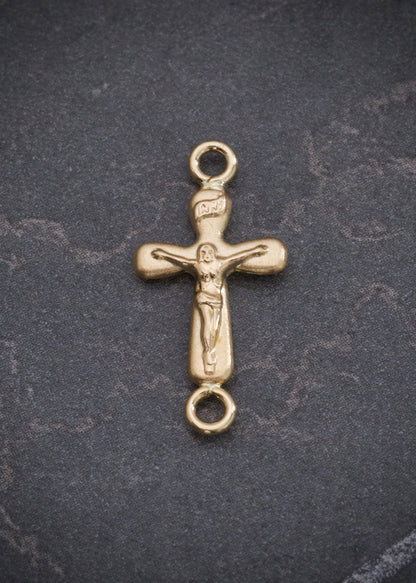 Herraje Cruz con Cristo 0.35gr / 1.9cm / 9.7mm — Oro Amarillo