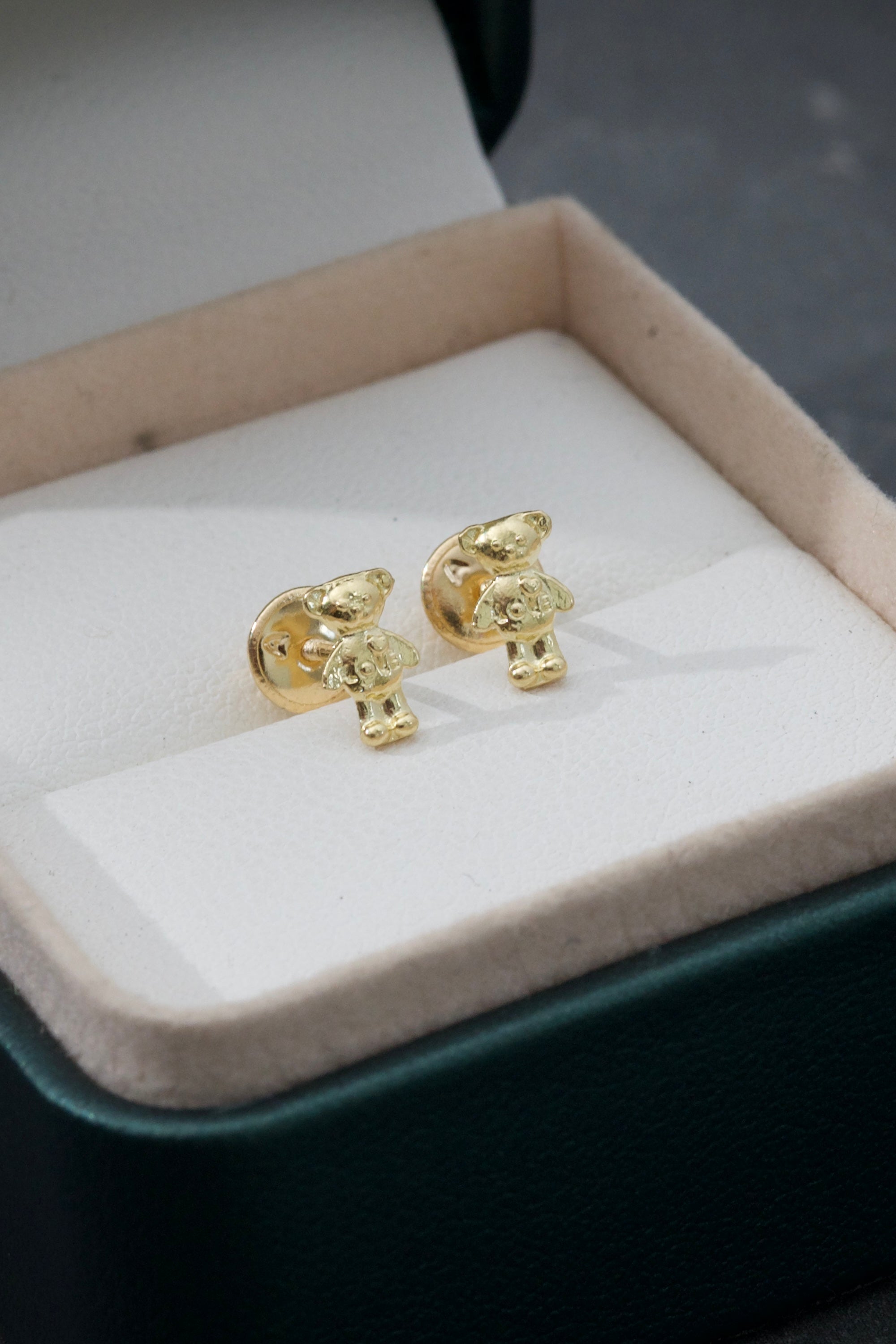 Topos De Oso Love  0.8gr / Largo 0.7cm / Oro Amarillo Nac B