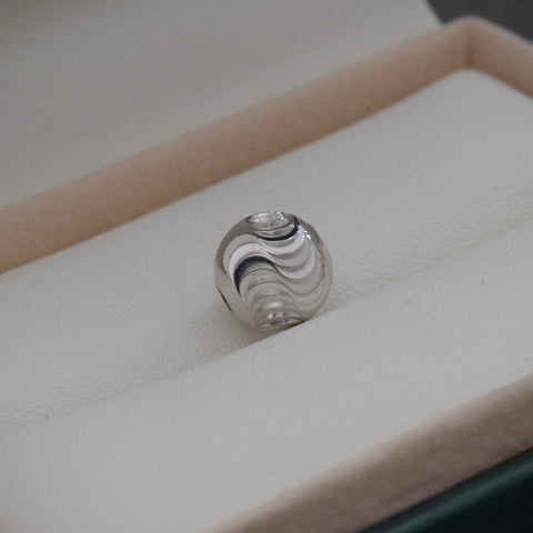 Bolas Diamantado Luna 0.5gr / Largo 0.8cm — Oro Blanco