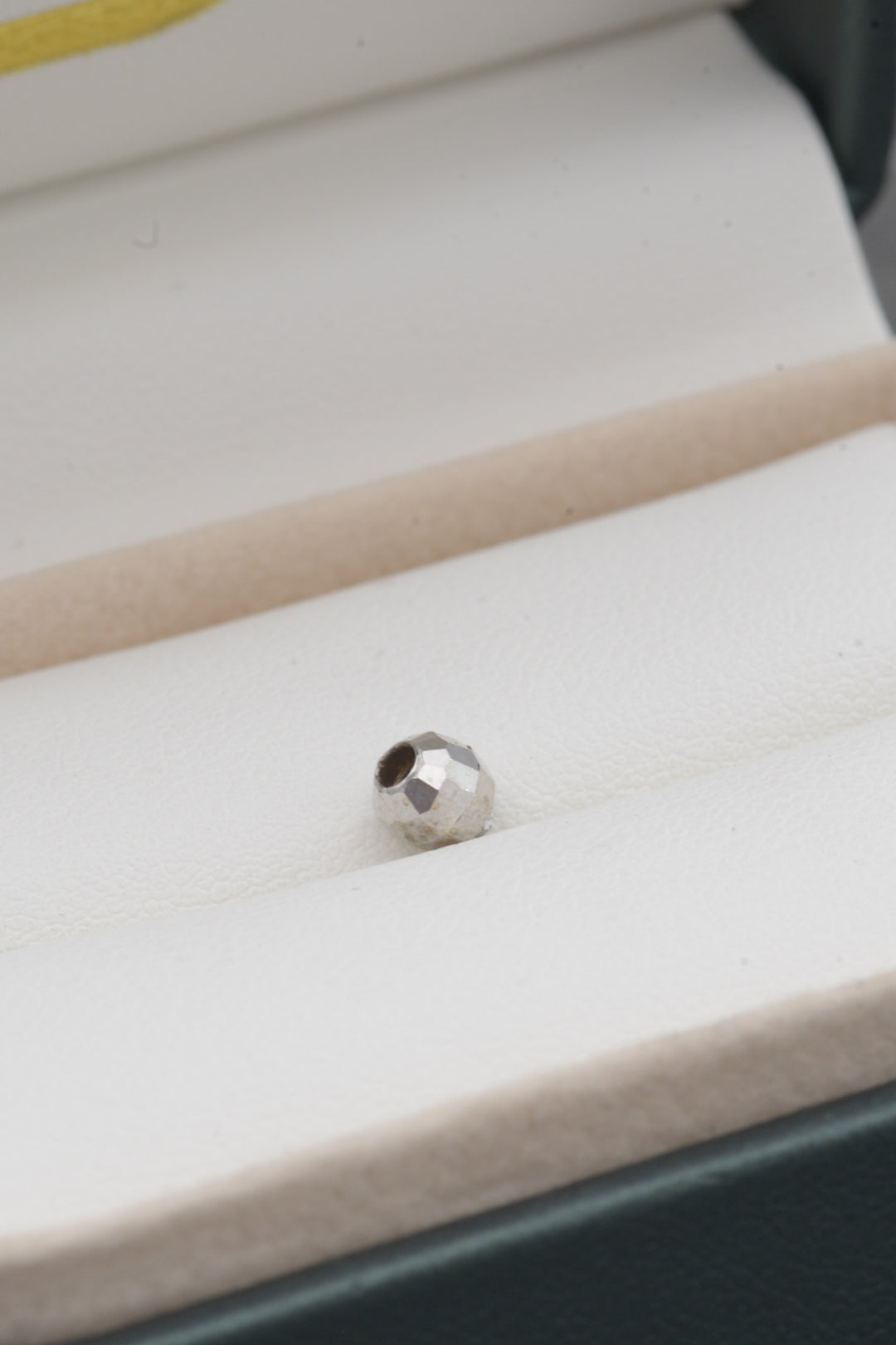 Bolas Discoteca 5mm 0.15gr / Largo 0.5cm — Oro Blanco