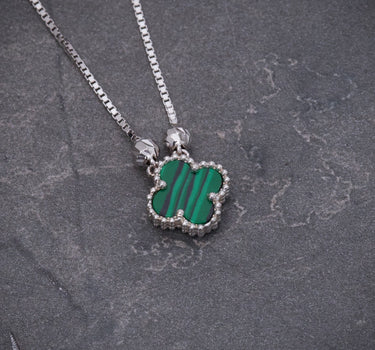 Cadena lucky clover piedra verde 3.7gr / Largo 50cm / Oro Blanco italy cte M