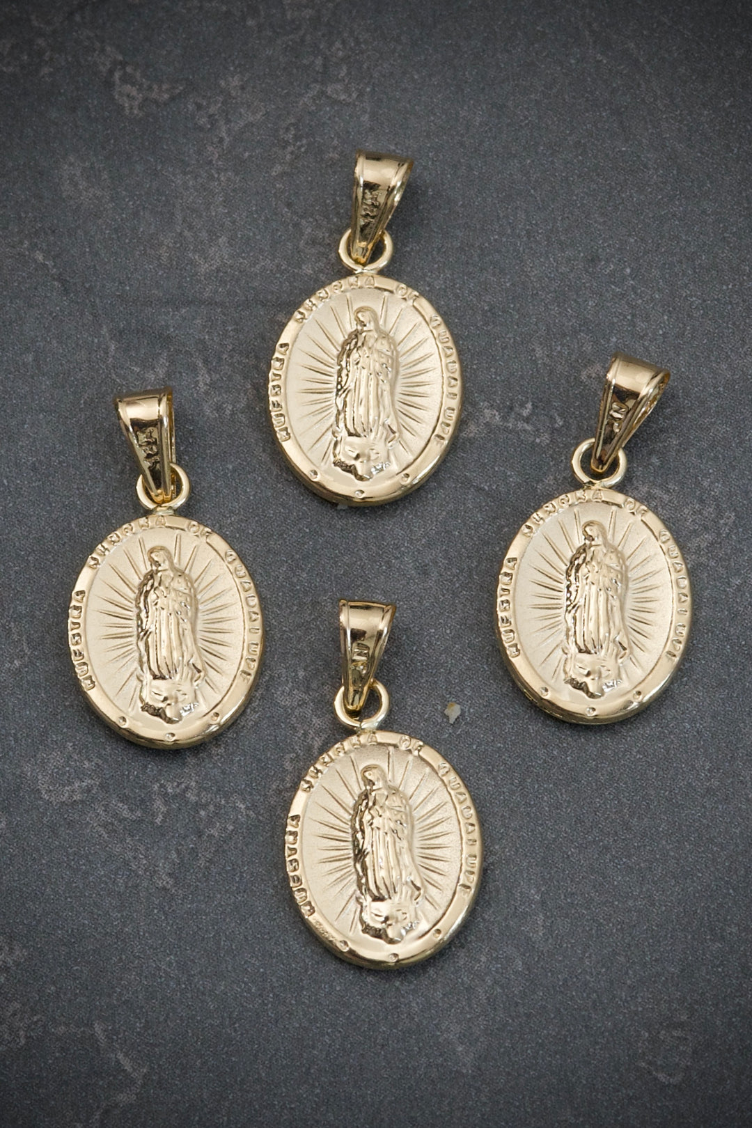 Dije virgen de guadalupe 0.6gr / Largo 2cm — Oro Amarillo