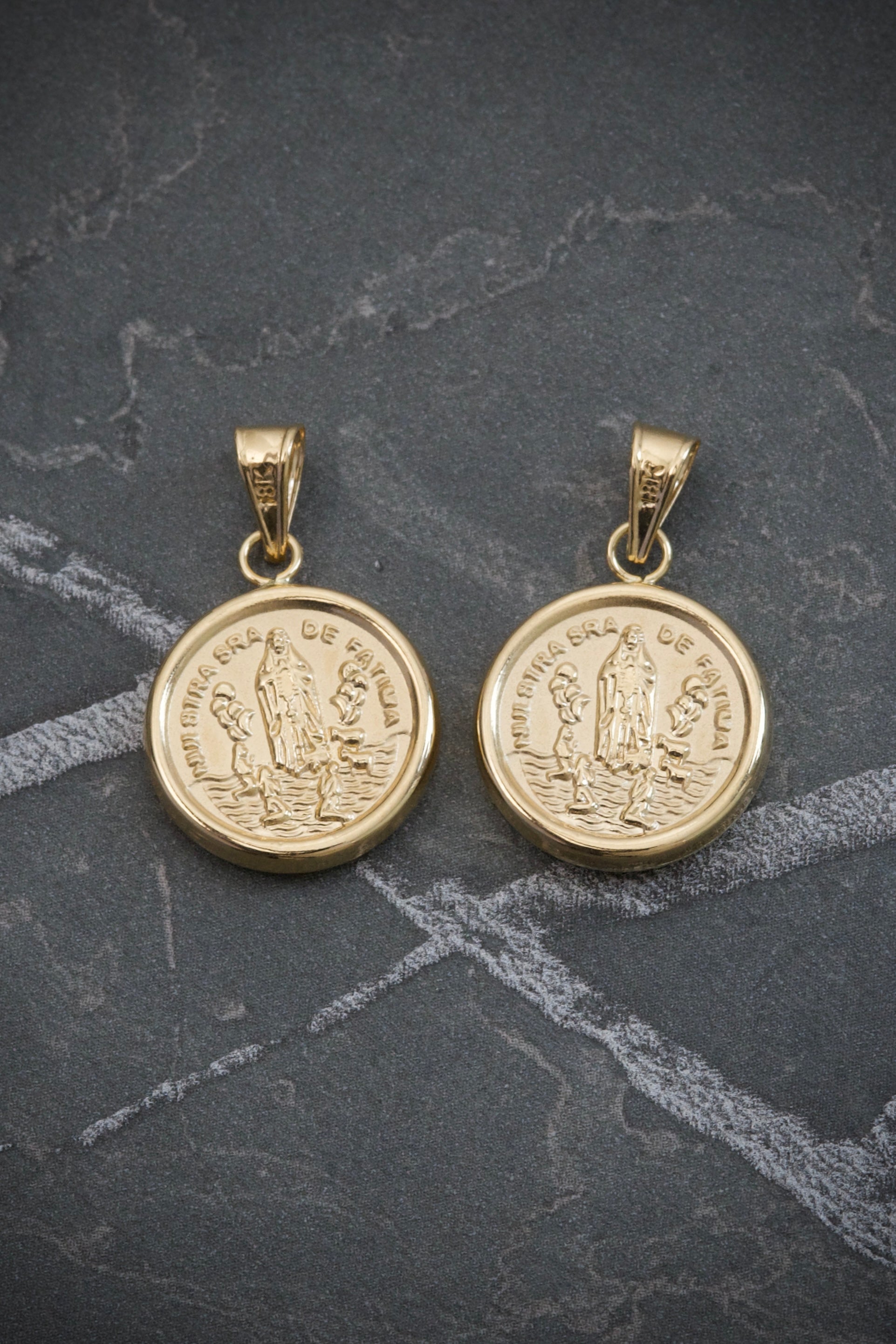 Dije nuestra señora fatima 1.05gr / Largo 2.4cm — Oro Amarillo