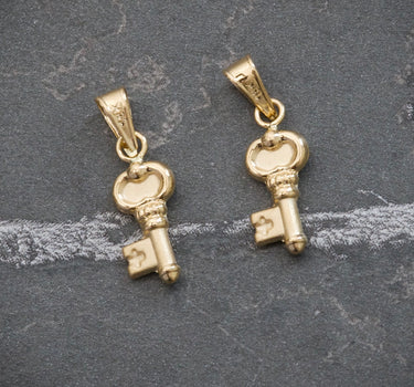Dije de llave 0.45gr / Largo 1.5cm / Oro Amarillo Nac P
