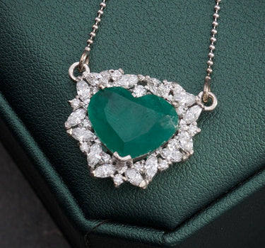 Cadena 436Pts De Esmeralda y 87Pts De Diamante 7.7gr / Largo 45cm / Oro Blanco (Joya)*