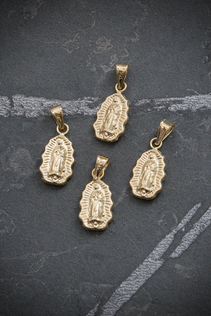 Dije virgen de guadalupe 0.5gr / Largo 2cm — Oro Amarillo