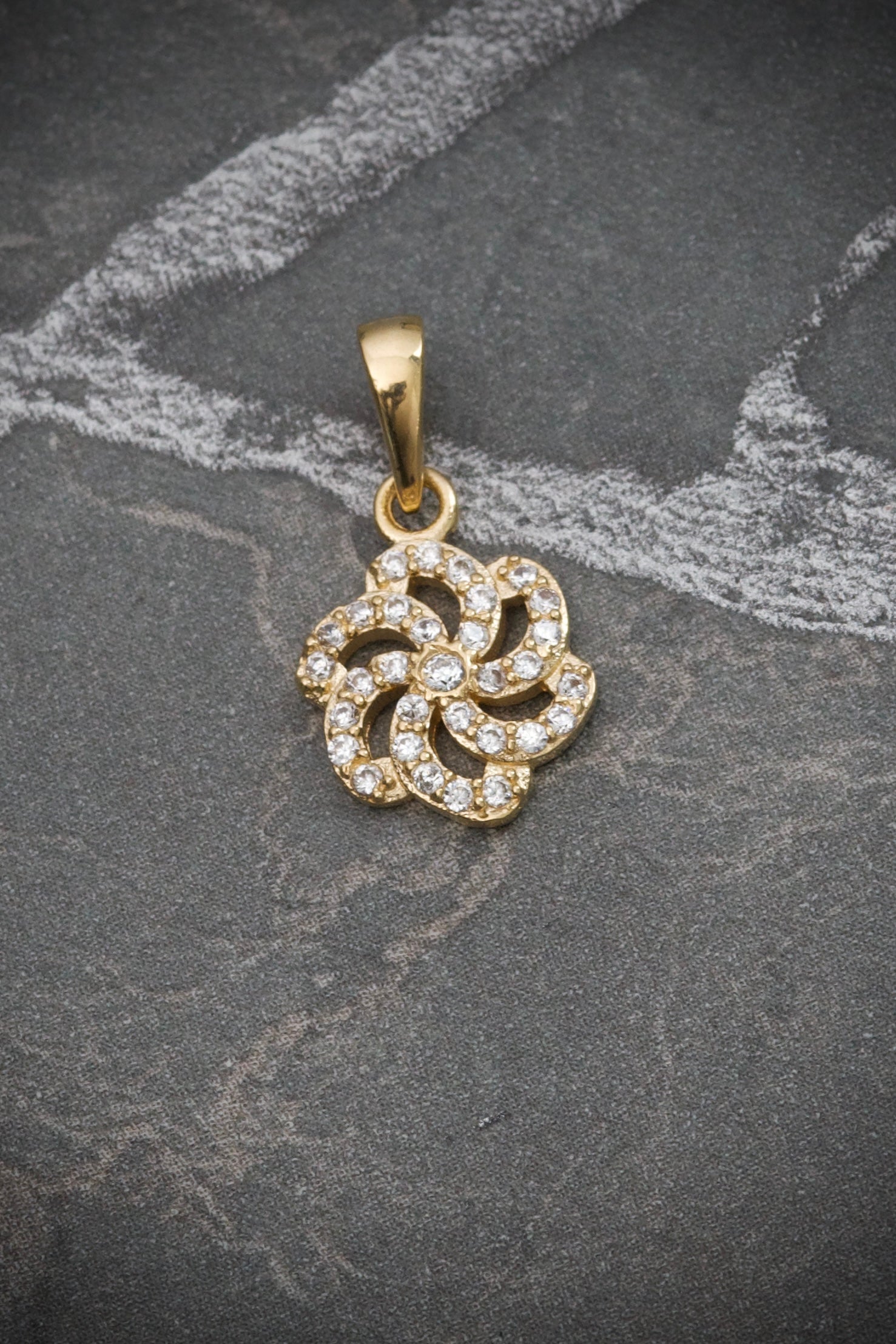 Dije flor 1gr / 1.5cm / Oro Amarillo Nac B