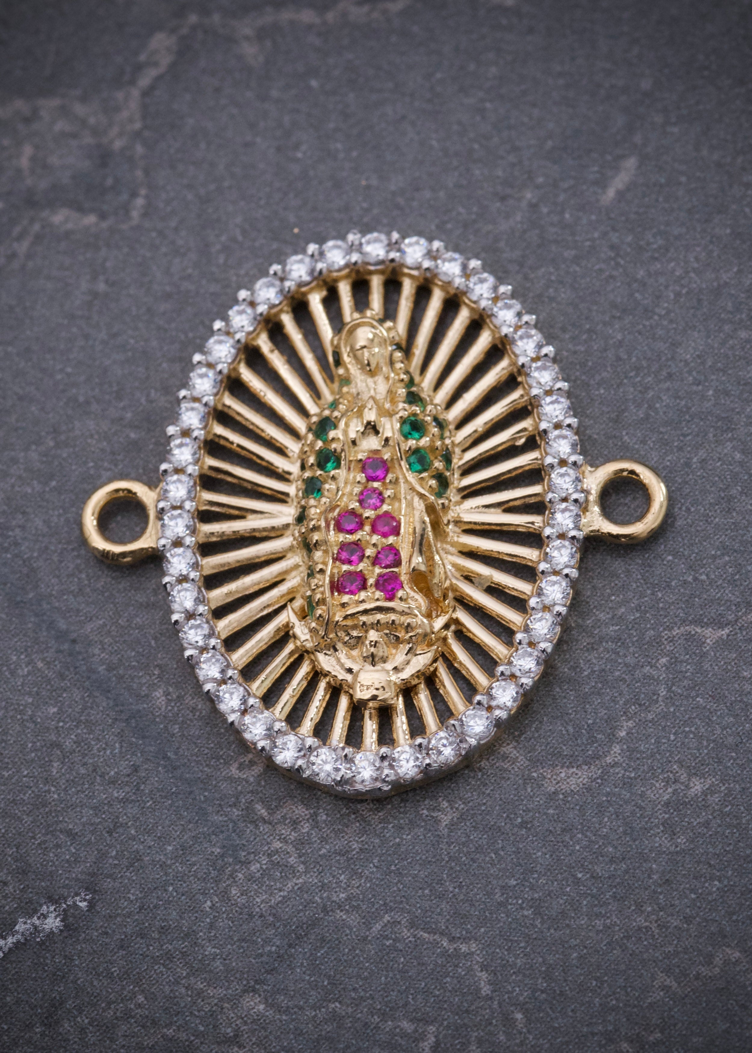 Herraje virgen de guadalupe con swarovski multicolor 3.25gr / Largo 2.3cm / Oro Amarillo Nac B