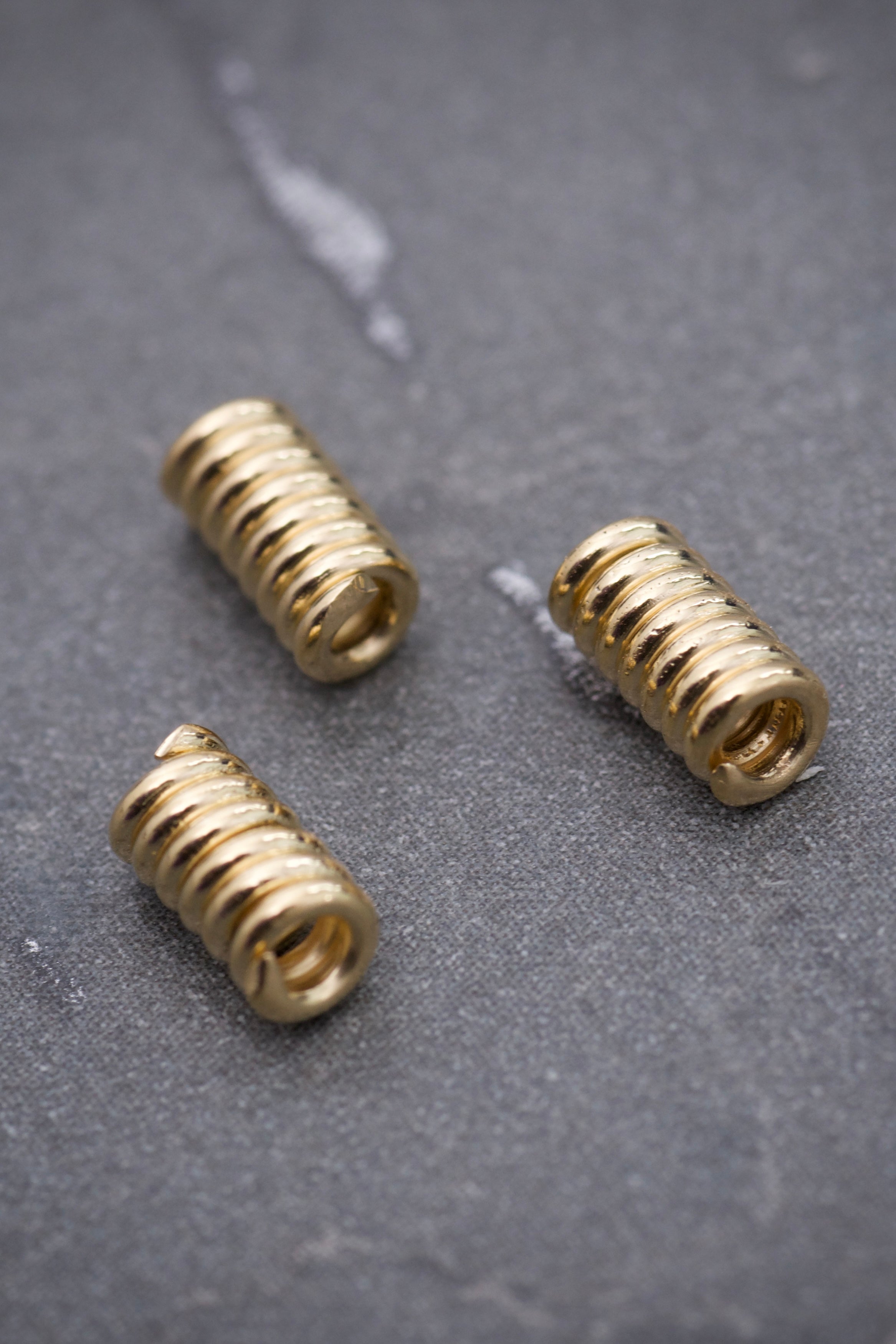 Herraje Resorte 0.35gr / Largo 5.8cm / Oro Amarillo Nac B