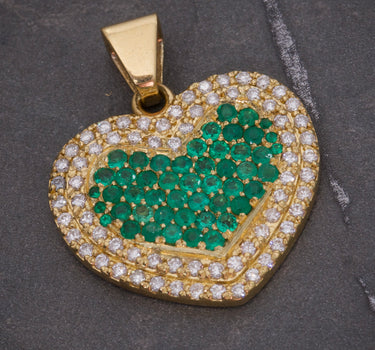 Dije de corazon con 150pts de esmeralda /130pts DB 19.35gr / Oro Amarillo (Joya) P