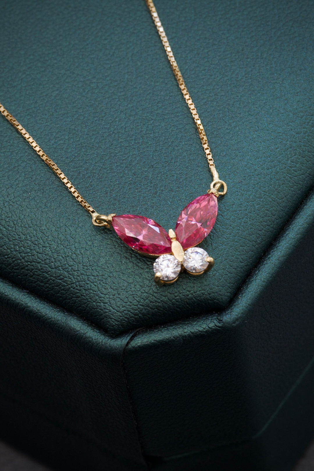 Cadena Mariposa Con 300Pts Moissanita 2.6gr / Largo 45cm — Oro Amarillo