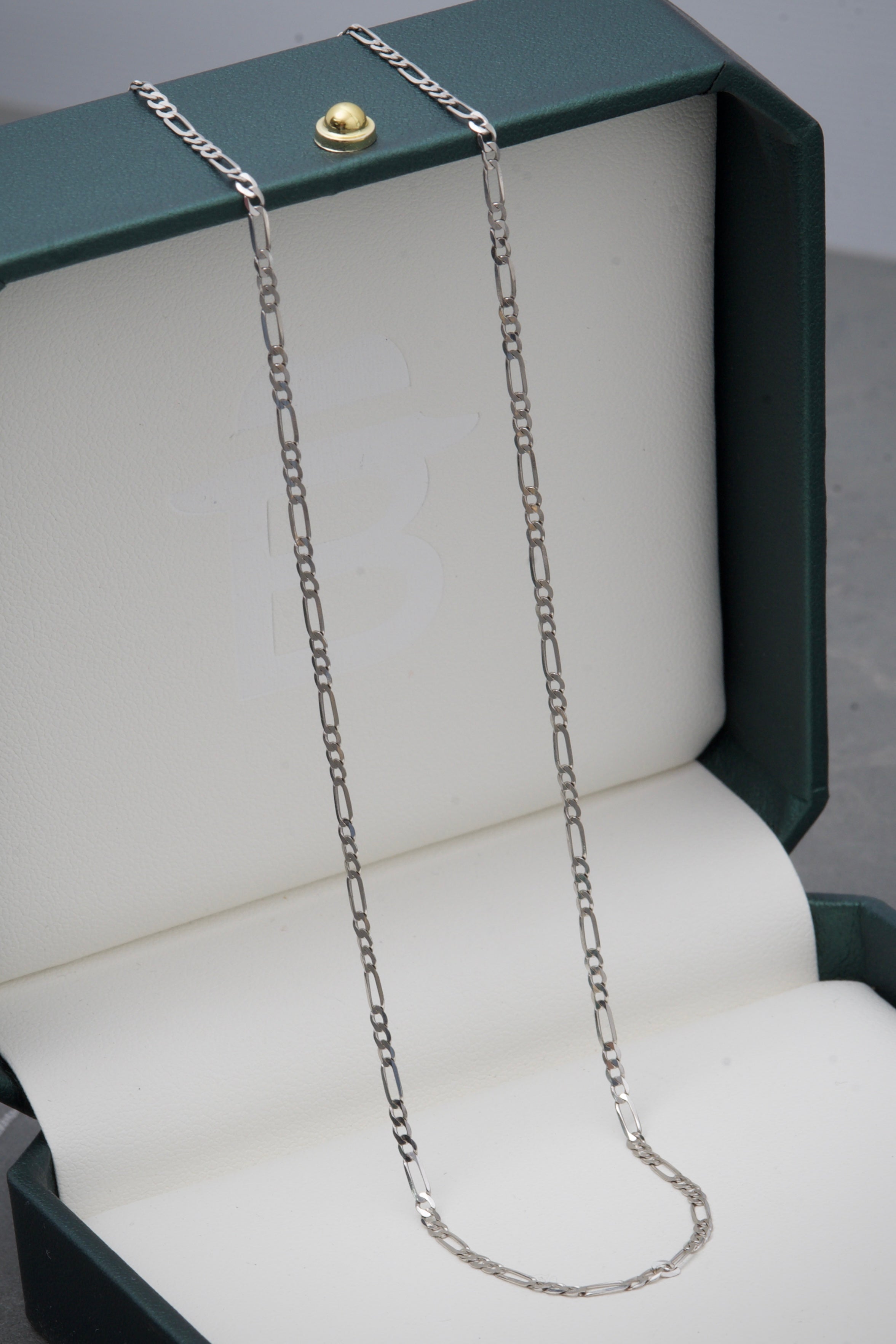 Cadena  figaro 2.3gr / Largo 40cm / Oro Blanco italy +1 M