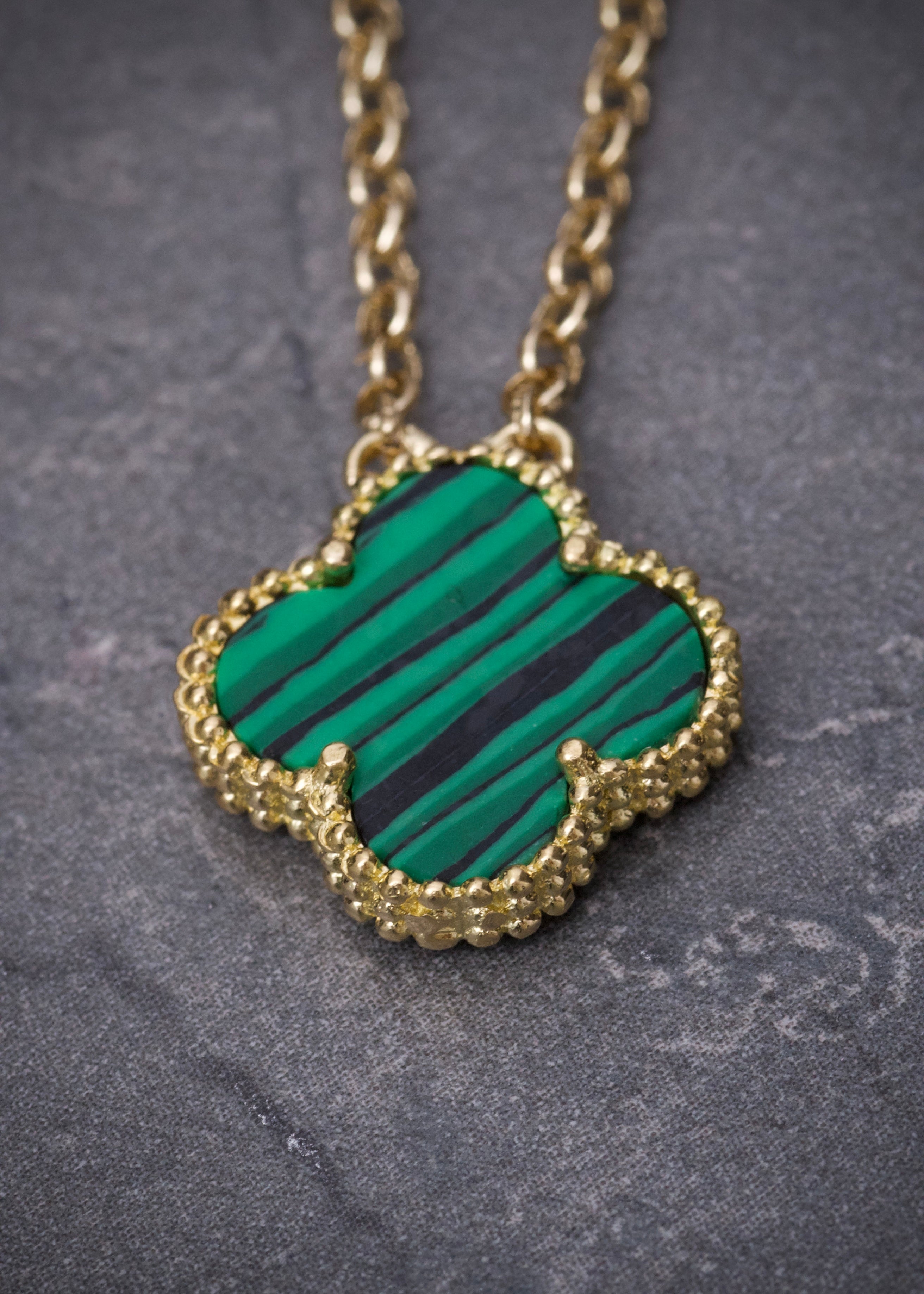 Cadena lucky clover piedra verde 3.45gr / Largo 45cm / Oro Amarillo italy cte M