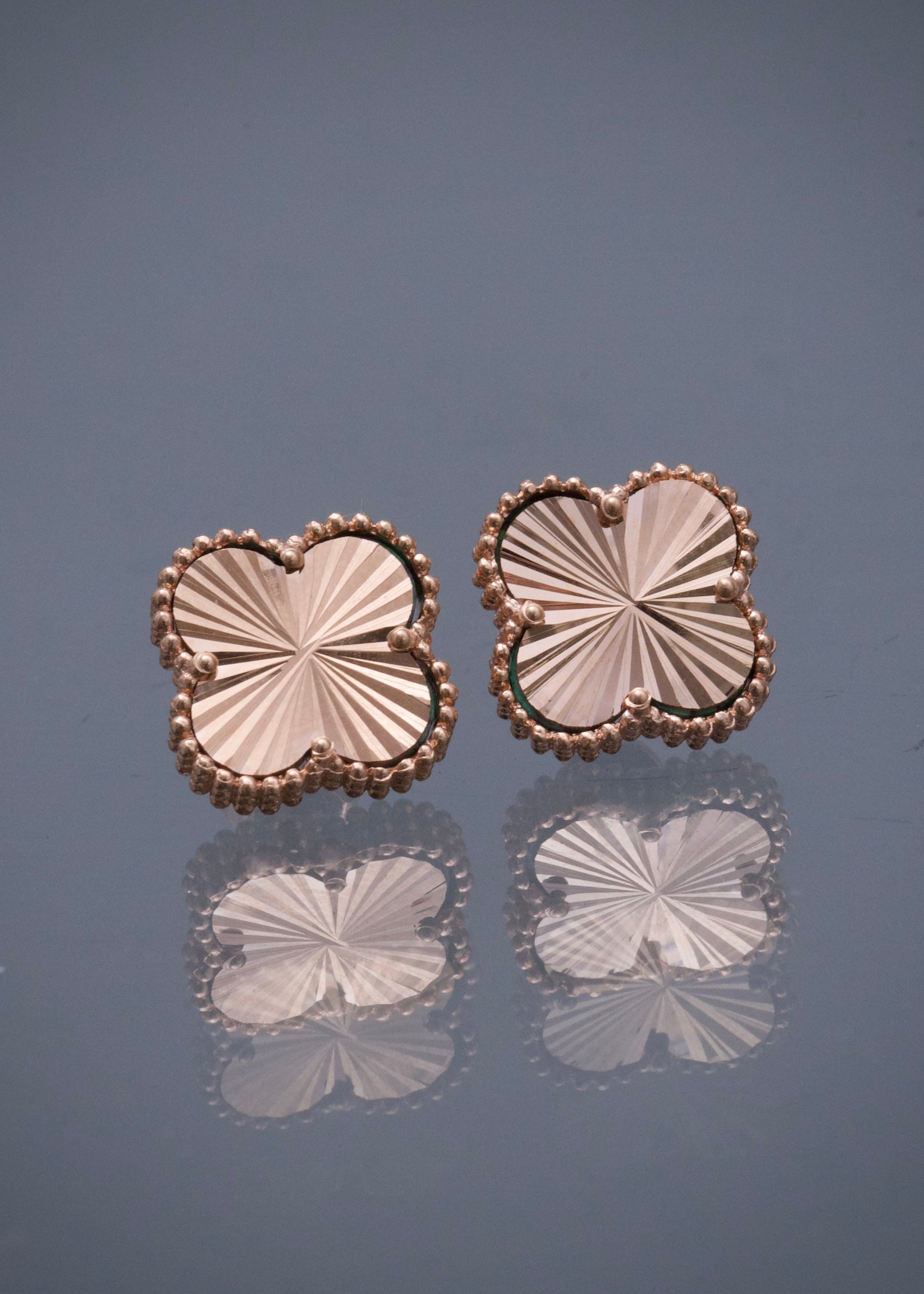 Topos lucky clover diamantado 4.4gr / Largo 0.12cm / Oro Rosado Nac B
