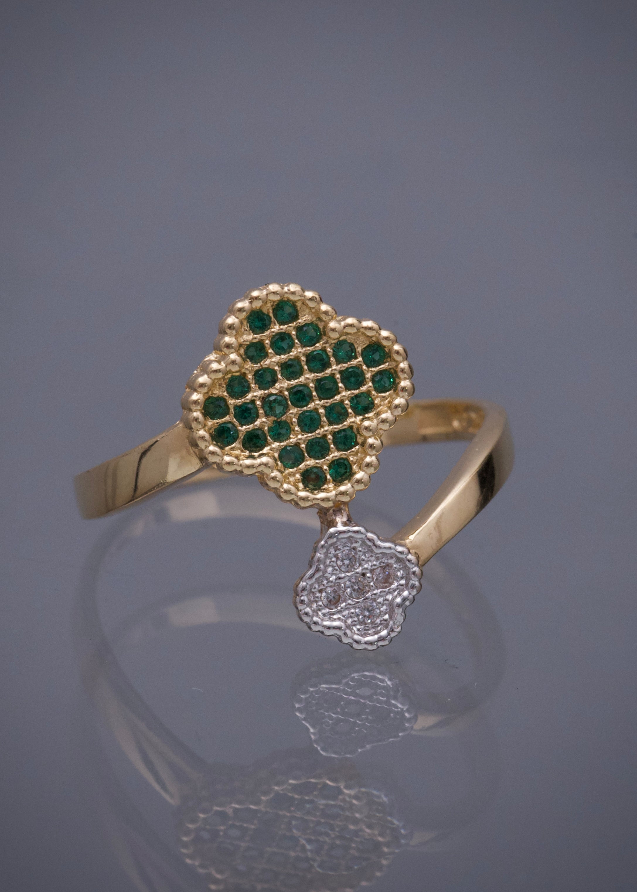 Anillo lucky clover con swarovski verde y blanco 2.75gr / TALLA 6 1/2 / Oro Amarillo Nac P