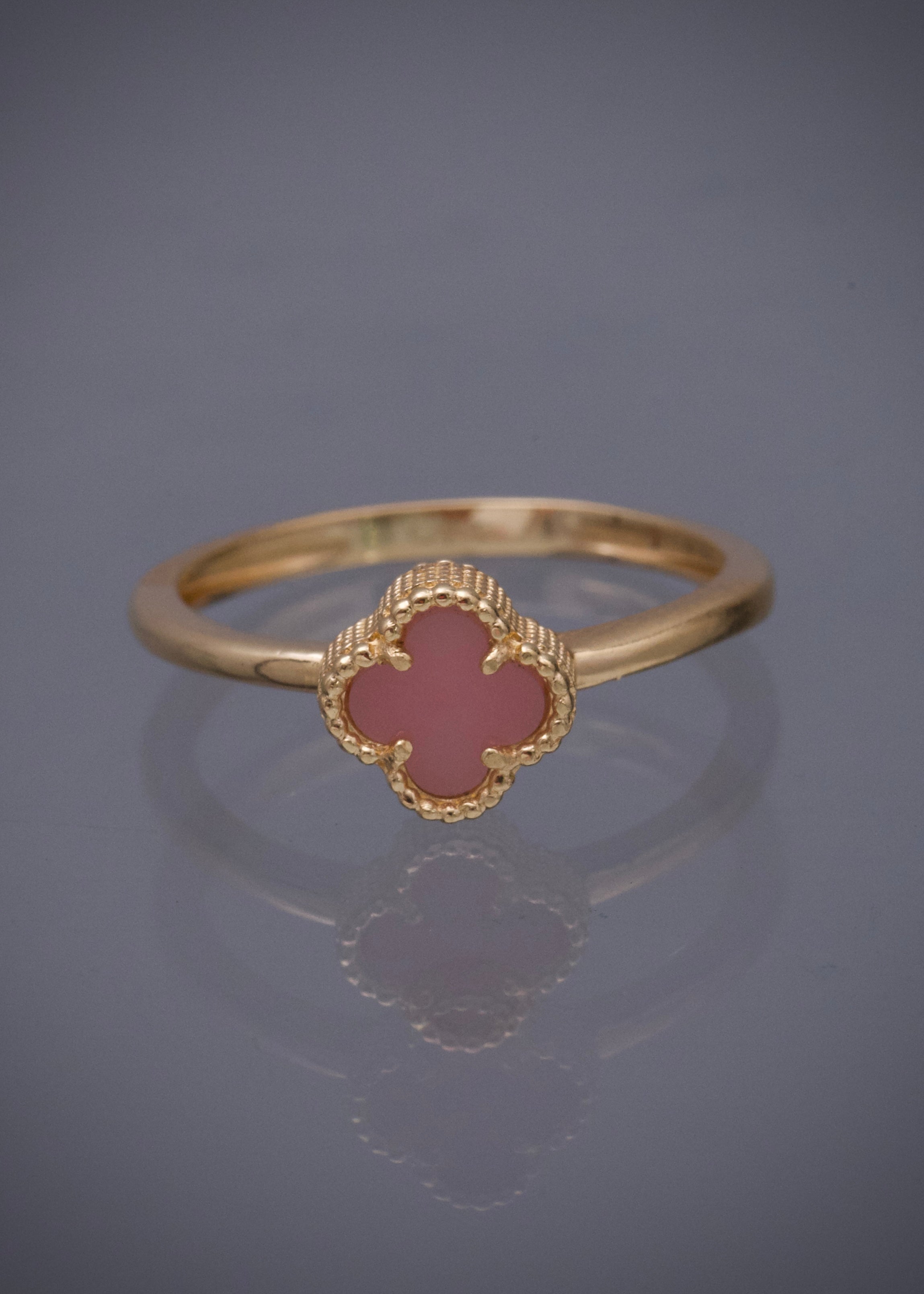 Anillo lucky clover piedra rosada 2.5gr / TALLA 7 1/2 / Oro Amarillo Nac B