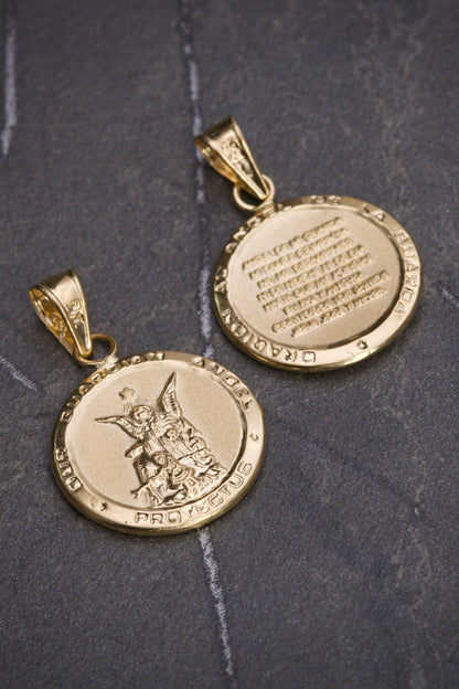 Dije angel de la guarda 1.2gr / Largo 2.5cm / Oro Amarillo Nac P