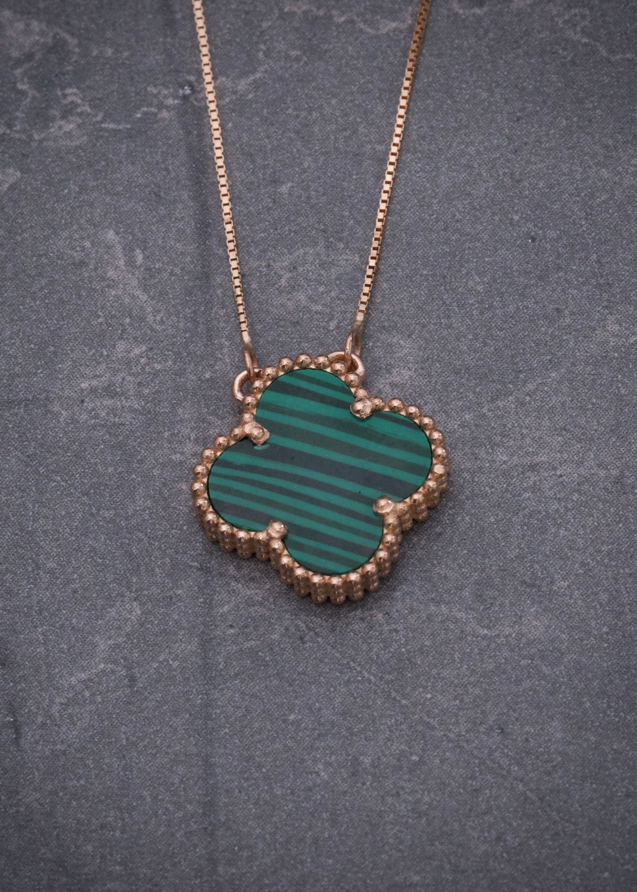 Cadena lucky clover piedra verde 2.45gr / Largo 50cm / Oro Rosado italy cte M