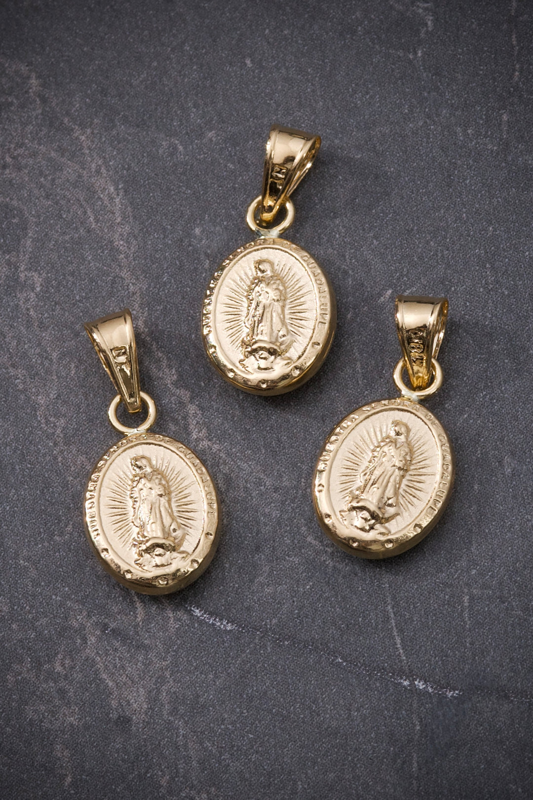 Dije virgen de guadalupe 0.45gr / Largo 1.7cm — Oro Amarillo
