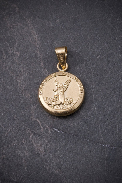 Dije angel de la guarda 0.7gr / Largo 2cm / Oro Amarillo Nac M