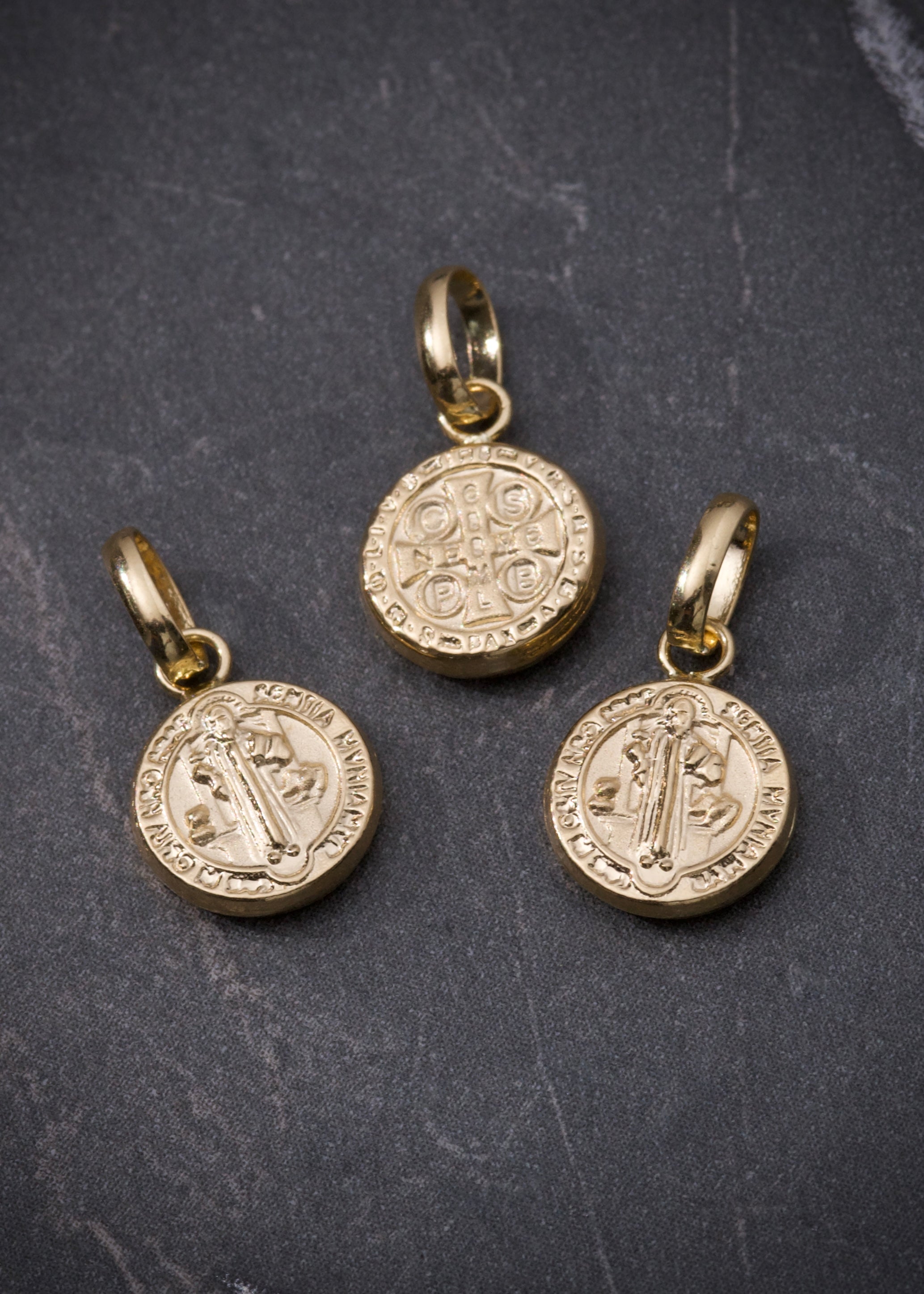 Dije san benito 0.4gr / Largo 1.5cm / Oro Amarillo Nac P