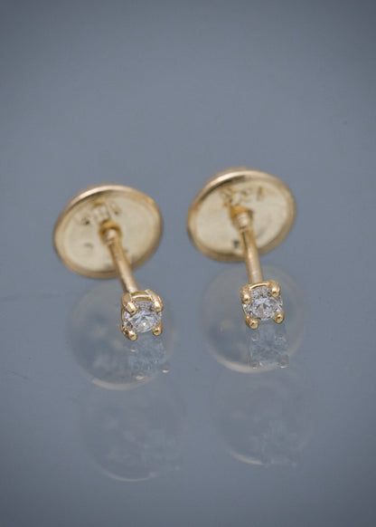 Topos con 8pts de diamante blanco 0.5gr / Largo 0.23cm / Oro Amarillo Nac (Joya) P