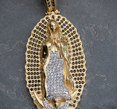 Dije virgen de guadalupe con swarovski negro y blanco 16.3gr / 5.5cm / Oro Amarillo Nac M